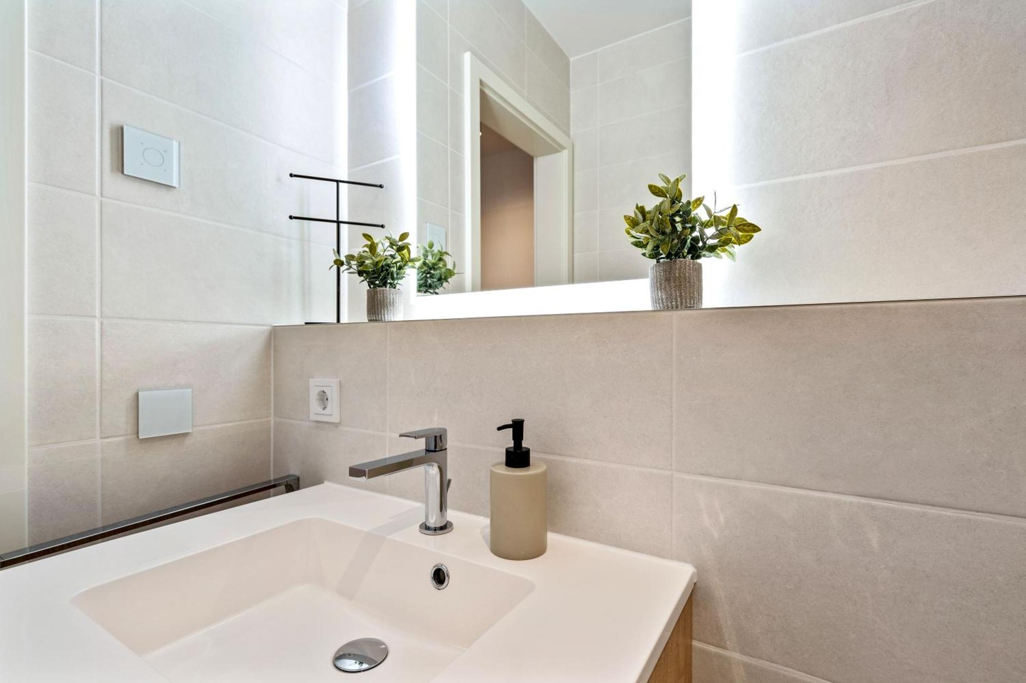 Apartment Bright & Cozy In Gasperich *